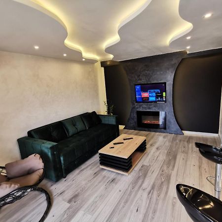 Brend New Luxurious Apartment In Downtown With Free Parking Novi Sad Esterno foto