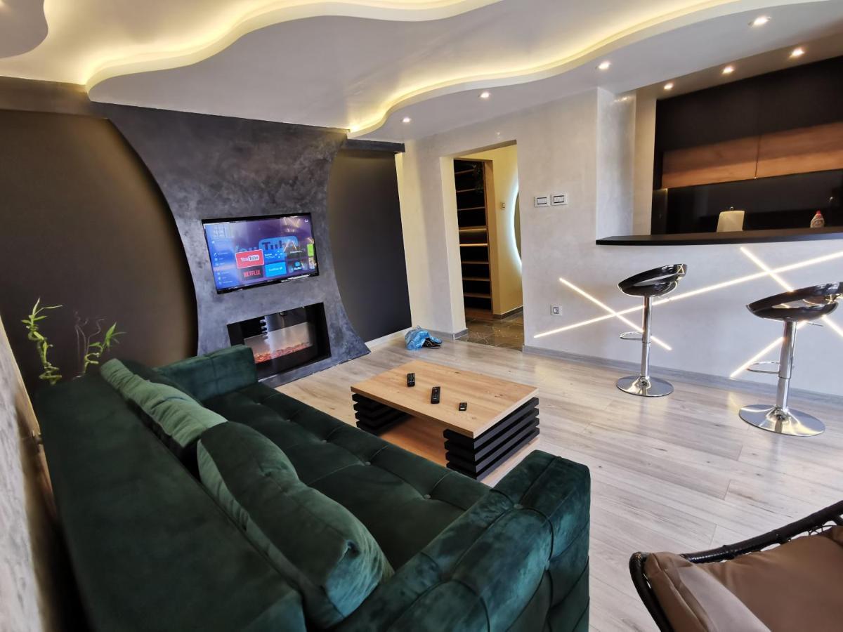 Brend New Luxurious Apartment In Downtown With Free Parking Novi Sad Esterno foto