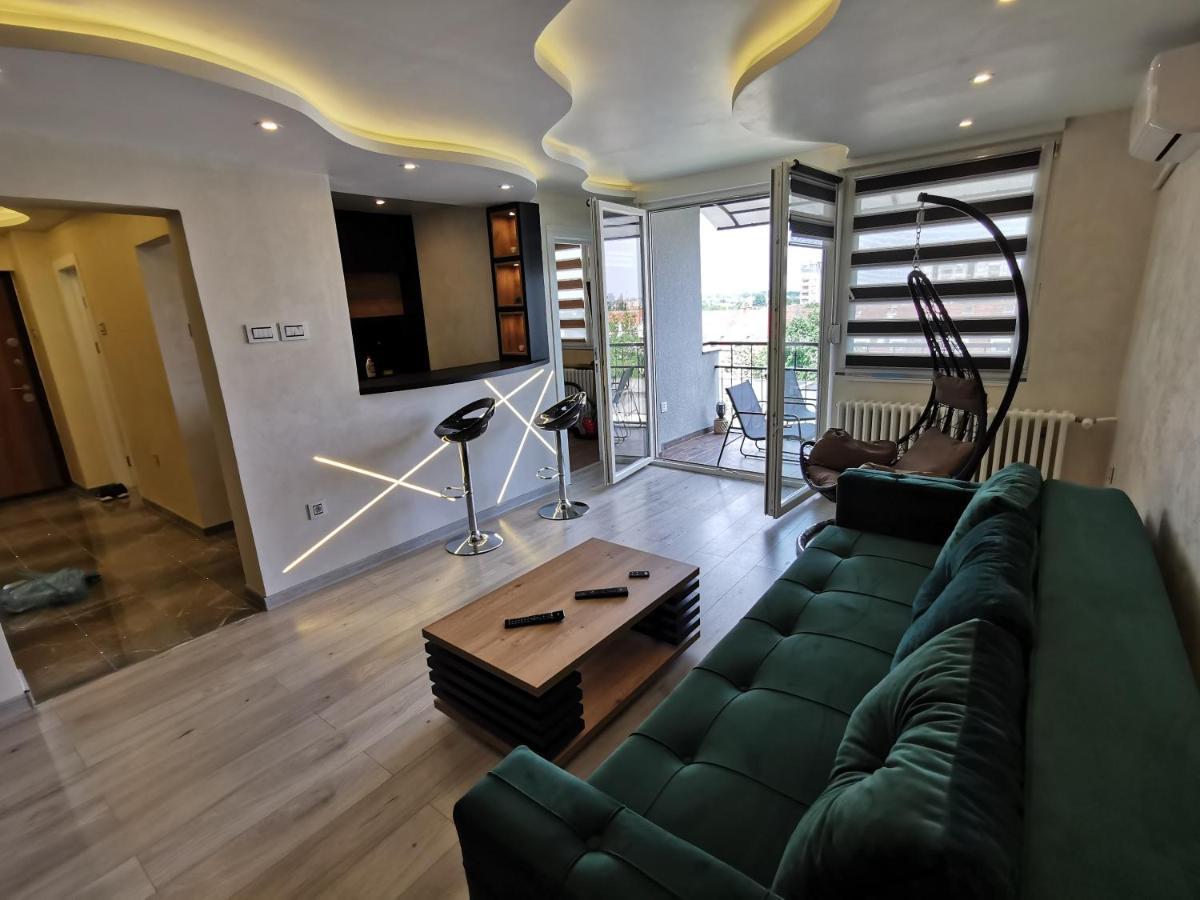 Brend New Luxurious Apartment In Downtown With Free Parking Novi Sad Esterno foto
