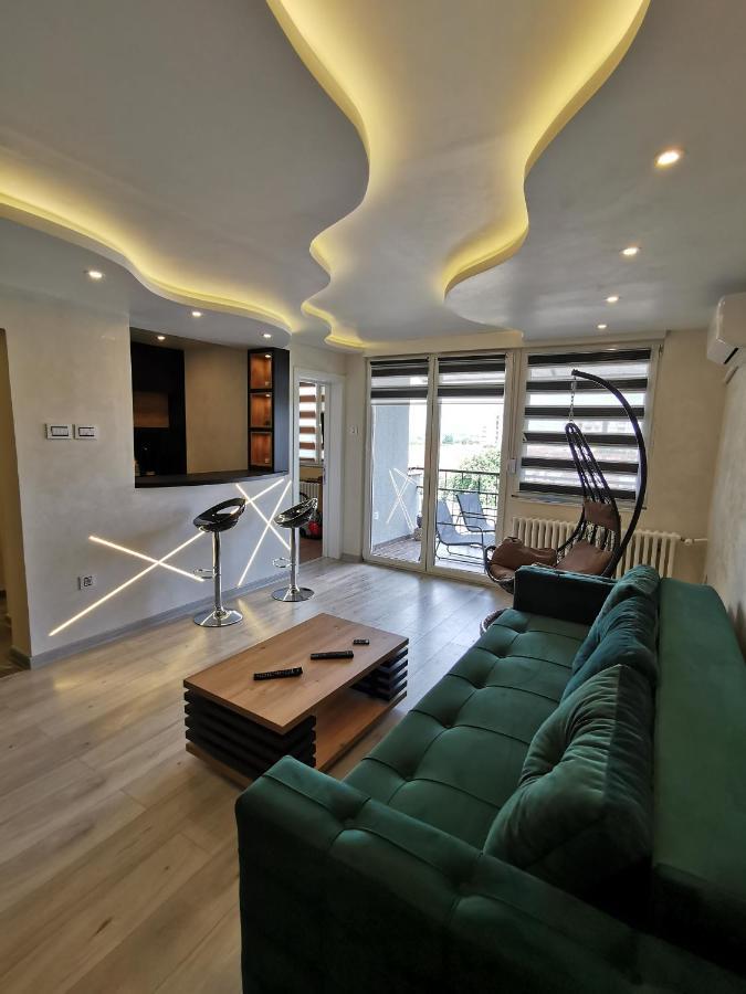 Brend New Luxurious Apartment In Downtown With Free Parking Novi Sad Esterno foto