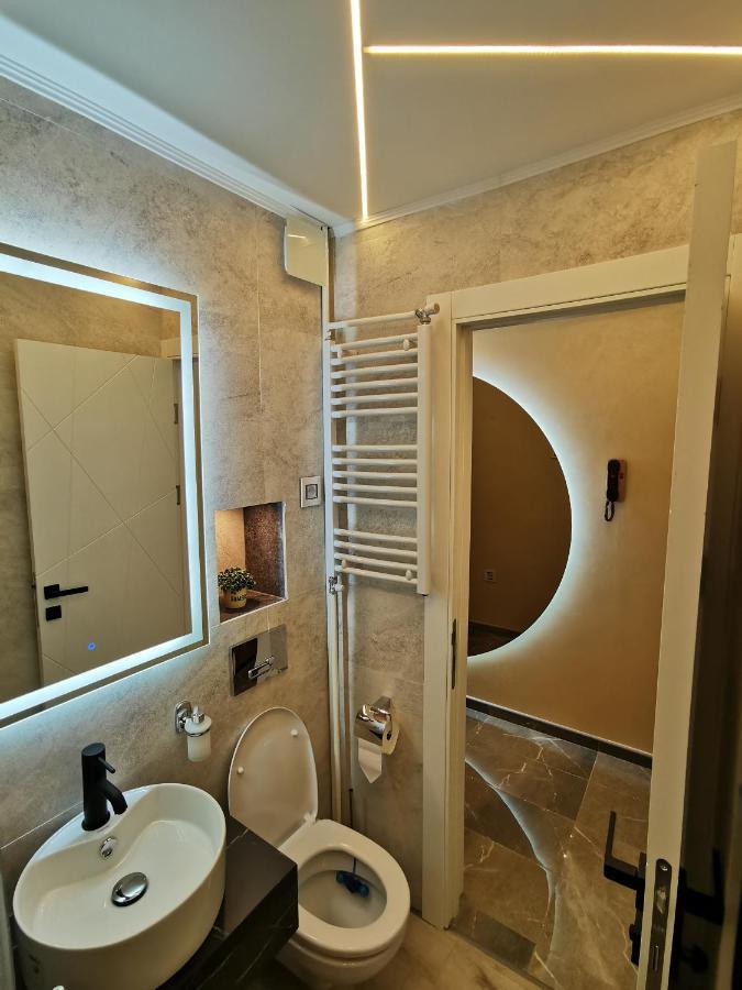 Brend New Luxurious Apartment In Downtown With Free Parking Novi Sad Esterno foto