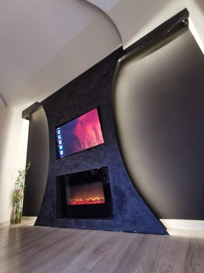 Brend New Luxurious Apartment In Downtown With Free Parking Novi Sad Esterno foto