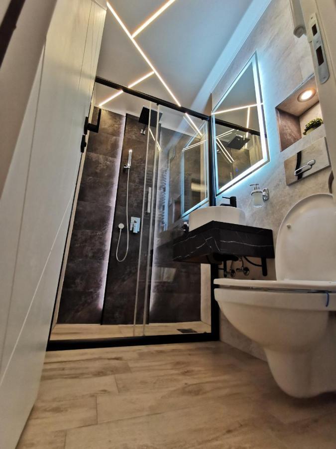 Brend New Luxurious Apartment In Downtown With Free Parking Novi Sad Esterno foto